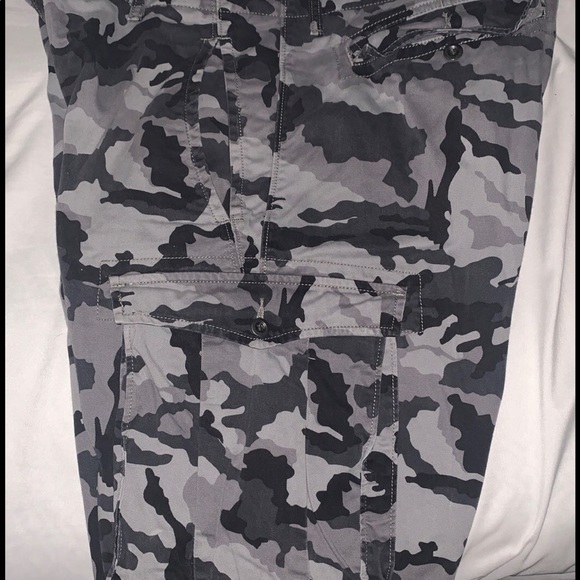 Levi camp cargo shorts - Picture 2 of 6